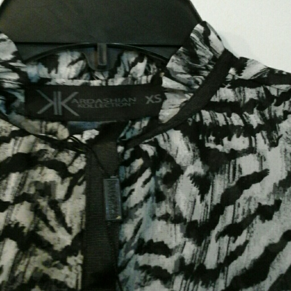 Nwot Kardashian kollection blouse - Picture 2 of 4